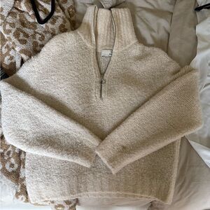 Aritzia pullover medium